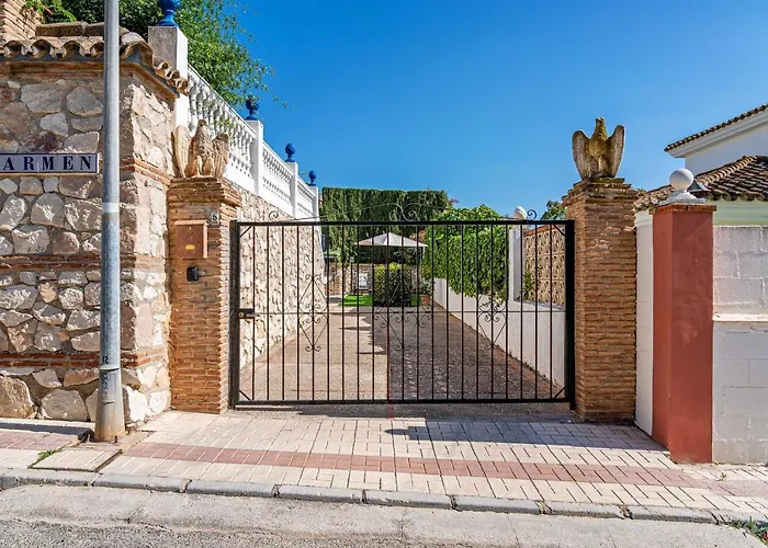Villa Carmen Garden & Parking